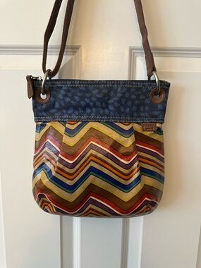EUC Fossil Key-Per Multicolor Chevron Crossbody Bag